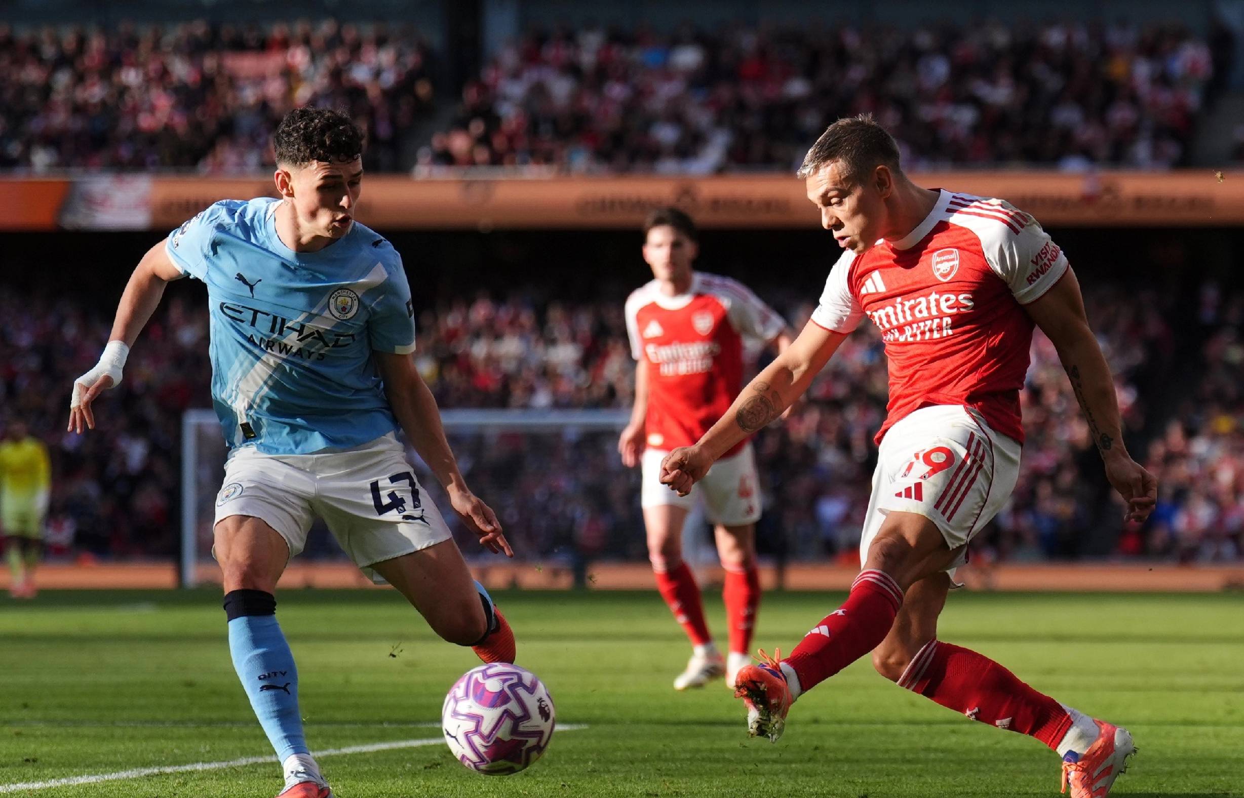 米体：法国电视台取消转播年轻人vs里尔，因前者胸前广告违规（米体：因胸前广告不合规，法国电视台叫停年轻人对阵里尔的转播）