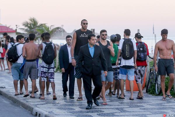 德天空：利物浦正在认真运作冬窗签塞门约，解约金7000万欧元（据德天空报道，利物浦正全力推进冬窗引进塞门约，解约金约7000万欧元）