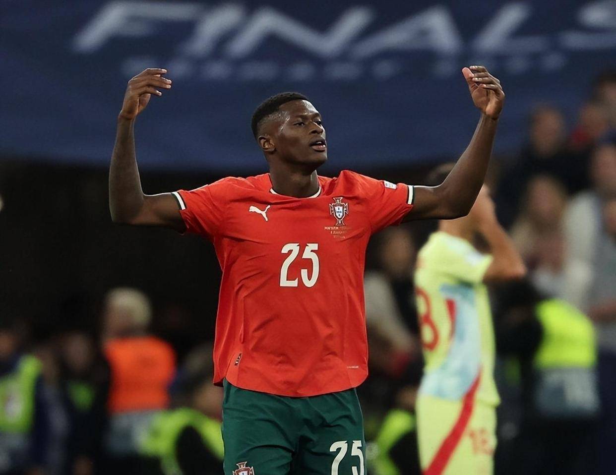 5场9球，姆巴佩创造个人欧冠单赛季进球数纪录（仅用5场攻入9球，姆巴佩刷新个人欧冠单季进球纪录）