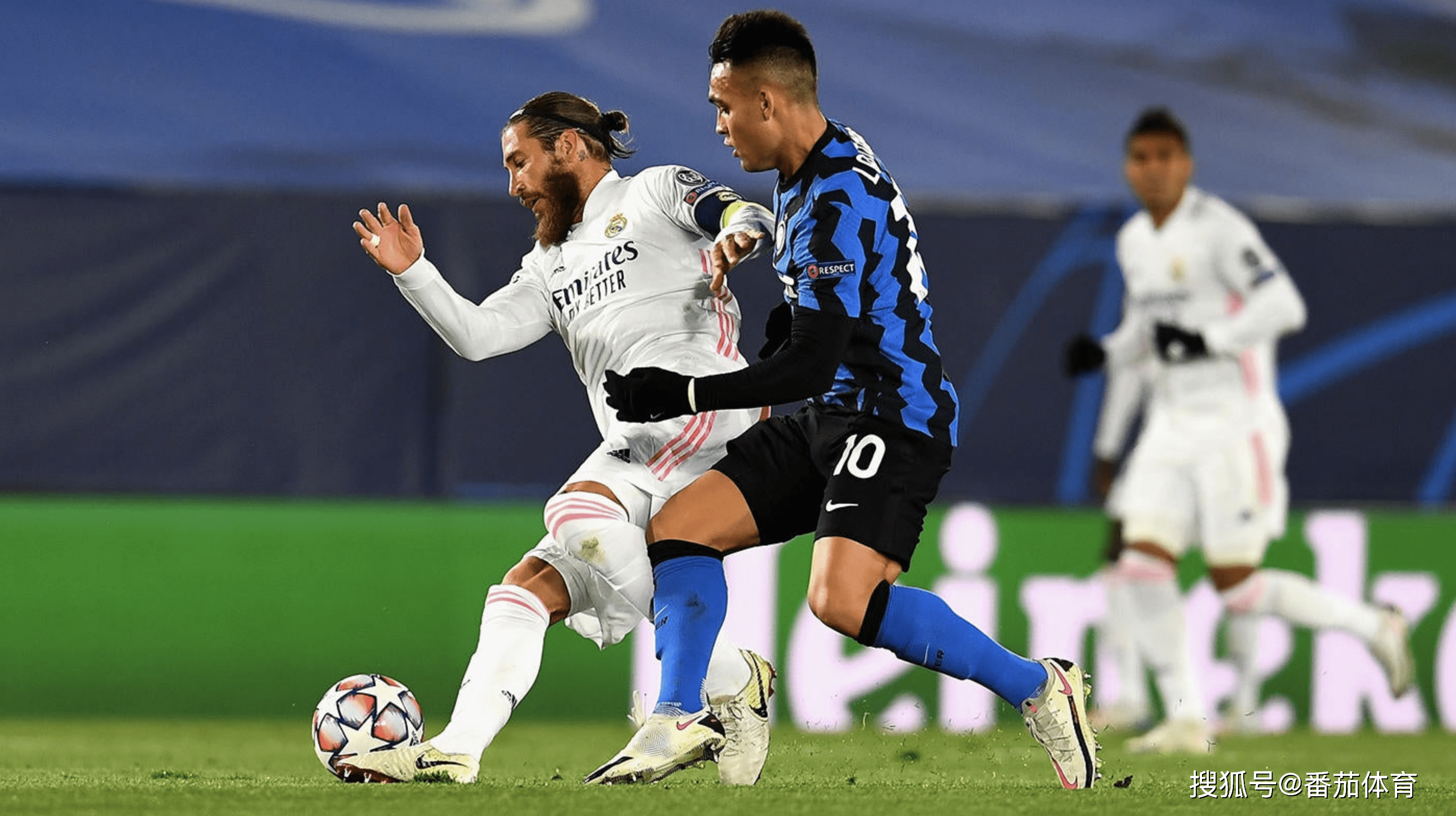 半场：莱比锡1-0斯图加特，沙博特自摆乌龙（半场战报：莱比锡暂1-0领先斯图加特，沙博特不慎自摆乌龙）
